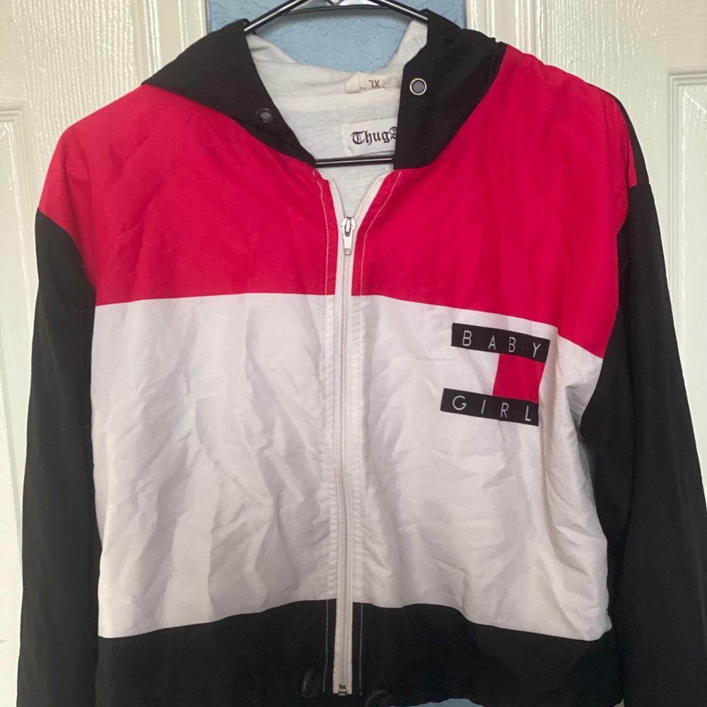 Cropped wind breaker